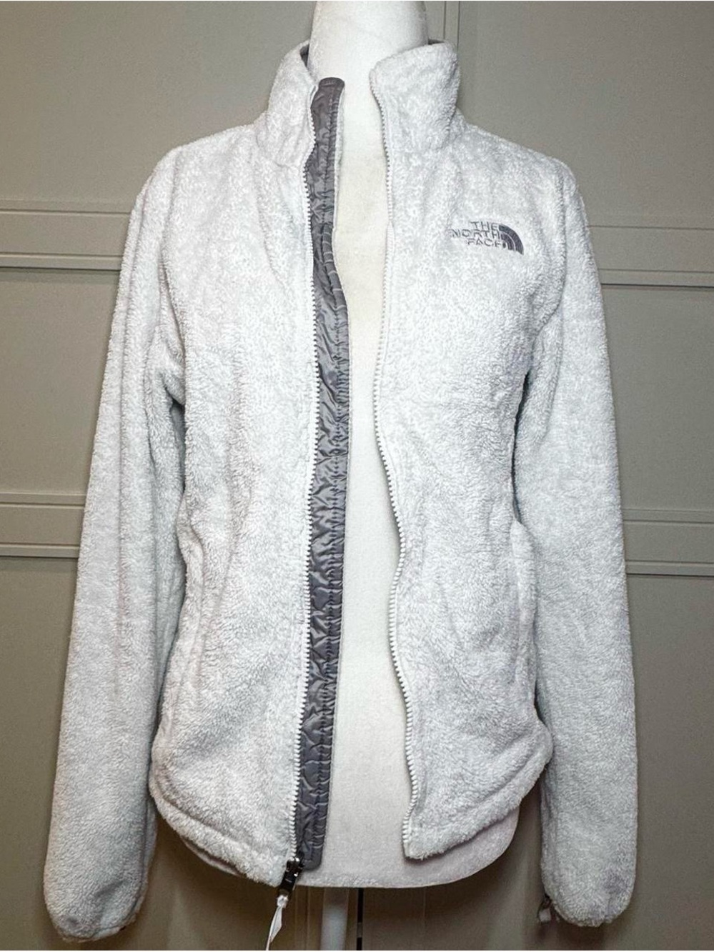 The North Face Women's White/ Light Gray Teddy Jacket